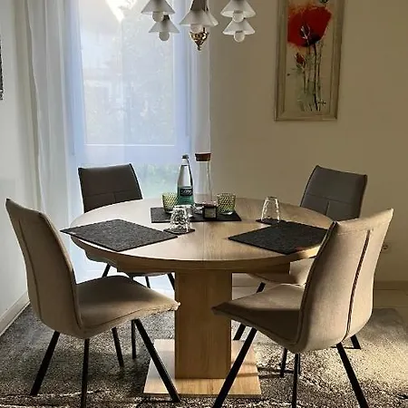 Apartment Centrally Located In The Rhine-Main Area Riedstadt Eksteriør billede
